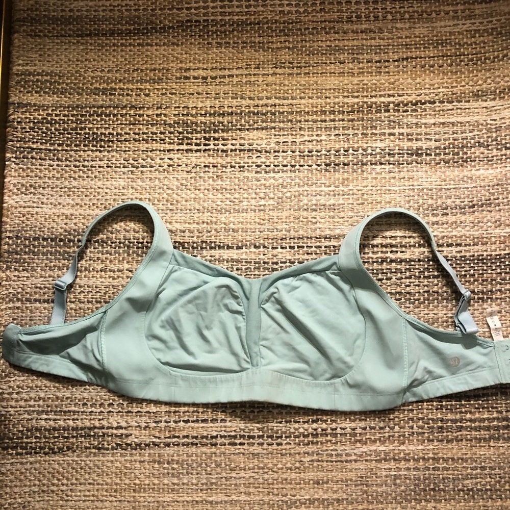 Lululemon size E36 sports bra